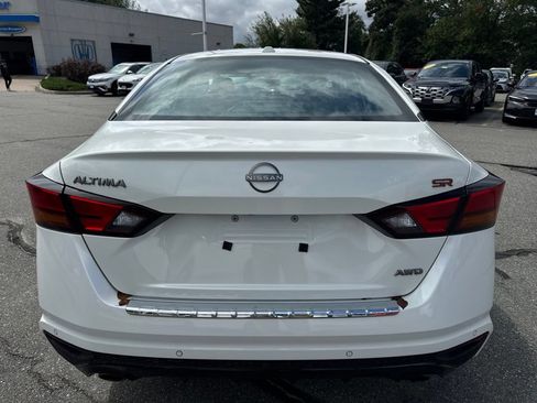 Used 2023 Nissan Altima 2.5 SR w/ SR Premium Package AWD/4WD image 6