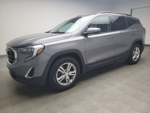 Used 2020 GMC Terrain SLE w/ Driver Convenience Package image 2