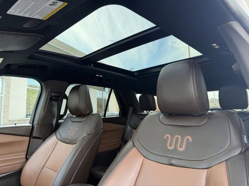 Used 2023 Ford Explorer King Ranch w/ Technology Package image 37
