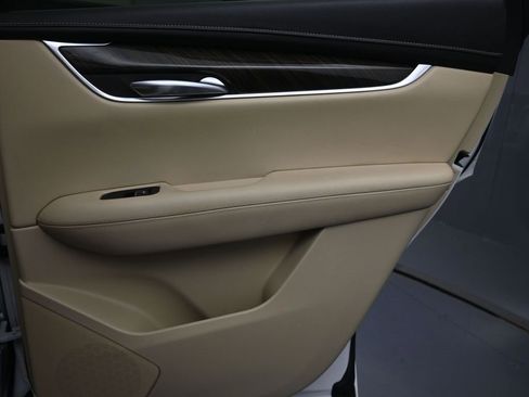 Used 2018 Cadillac XT5 FWD w/ LPO, Wheel Lock Package image 26