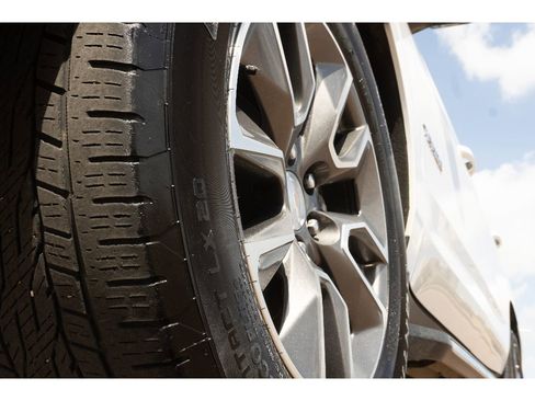 Used 2022 Chevrolet Tahoe LT w/ LT Signature Package image 9