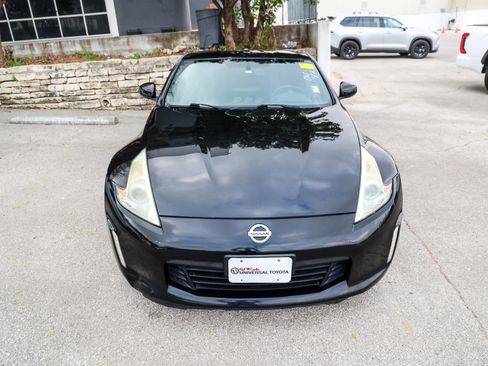 Used 2016 Nissan 370Z w/ Sport Package image 5