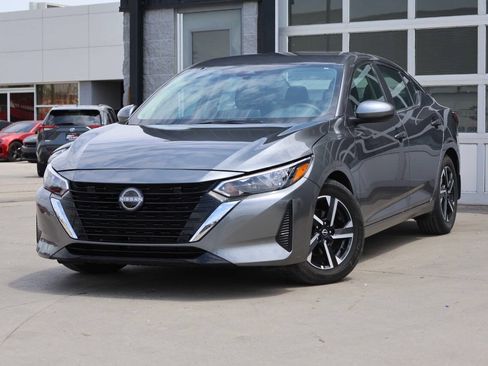 Used 2025 Nissan Sentra SV w/ Trunk Package FWD image 3