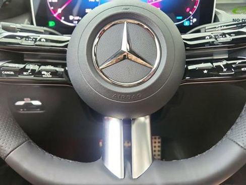 Used 2025 Mercedes-Benz GLC 300 4MATIC image 39