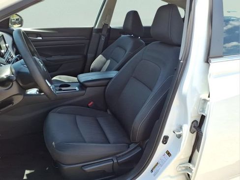 Used 2022 Nissan Altima 2.5 S FWD image 12
