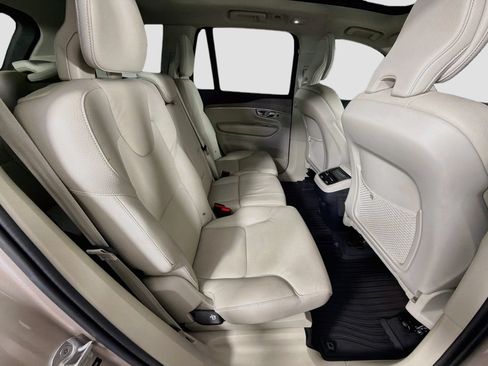 Certified 2024 Volvo XC90 B5 Plus AWD/4WD image 30