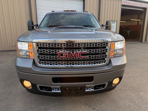 Used 2014 GMC Sierra 3500 Denali image 4