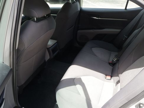 Used 2022 Toyota Camry LE AWD/4WD image 11