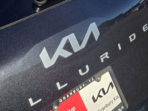 Certified 2025 Kia Telluride EX w/ EX Captain's Chair Package image 9