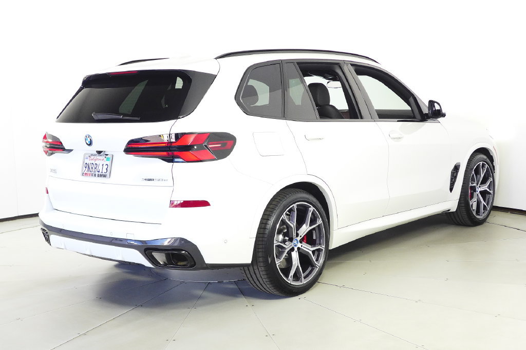 Certified 2025 BMW X5 xDrive50e w/ M Sport Package AWD/4WD image 7