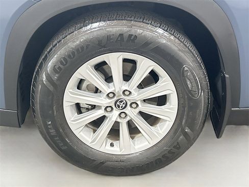 Used 2024 Toyota Grand Highlander XLE image 30