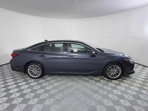Used 2020 Toyota Avalon Limited w/ All Weather Liner Package FWD image 4