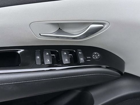 Used 2024 Hyundai Tucson Limited image 16