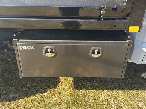 New 2024 Ford F550 4x4 SuperCab Super Duty image 16