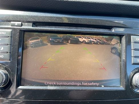 Used 2018 Nissan Rogue S image 18