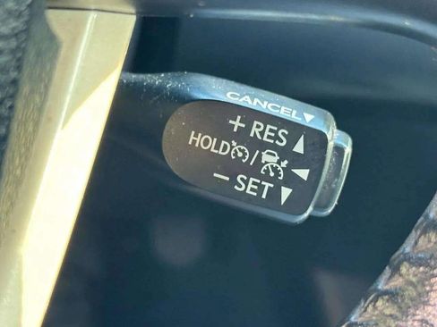 Used 2016 Toyota Prius Three w/ Advanced Technology Package image 47