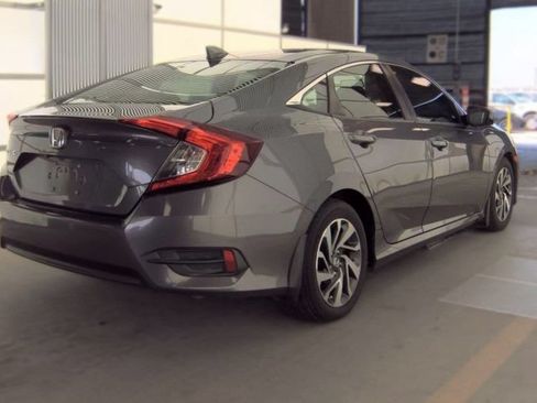 Used 2018 Honda Civic EX image 3