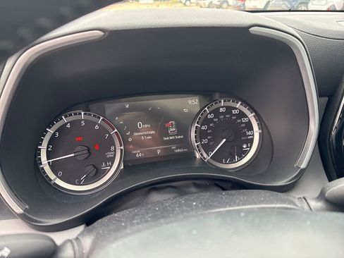 Used 2023 Toyota Highlander XLE image 14