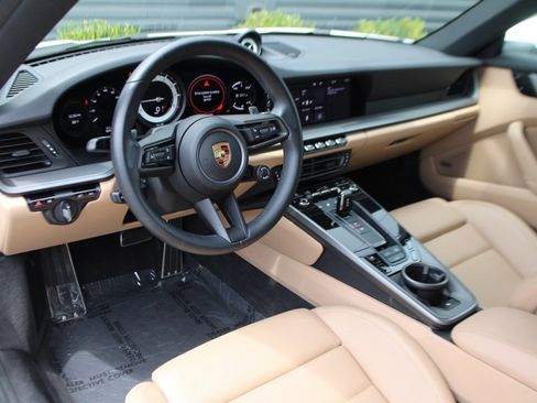 Used 2020 Porsche 911 Carrera S image 4