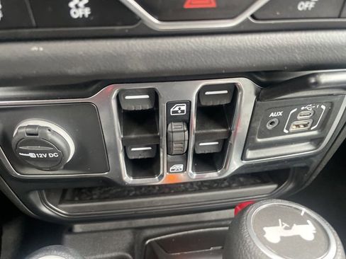 Used 2024 Jeep Wrangler Sahara w/ Safety Group image 28