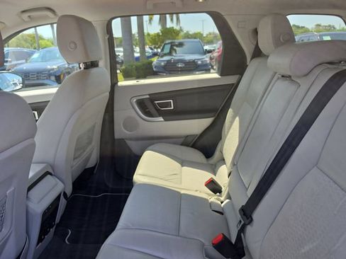 Used 2018 Land Rover Discovery Sport SE AWD/4WD image 12