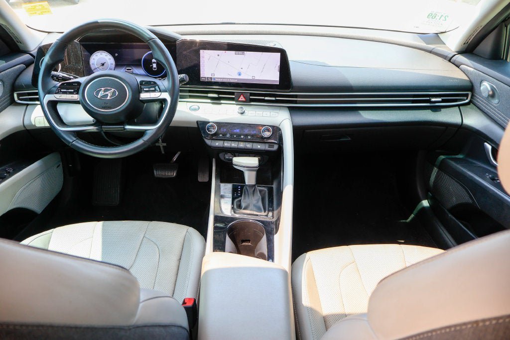 Used 2023 Hyundai Elantra Limited FWD image 6