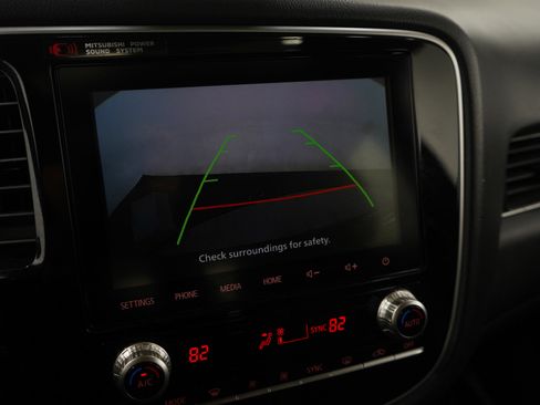 Used 2022 Mitsubishi Outlander LE image 27