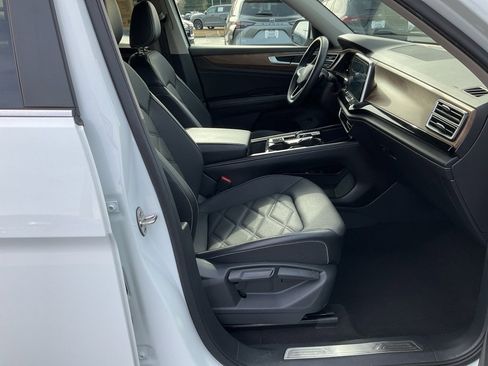 Used 2024 Volkswagen Atlas SE image 22