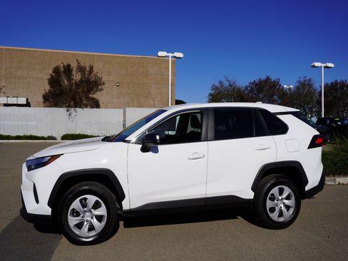 Used 2024 Toyota RAV4 LE image 6