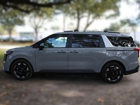 New 2026 Kia Carnival EX FWD image 17
