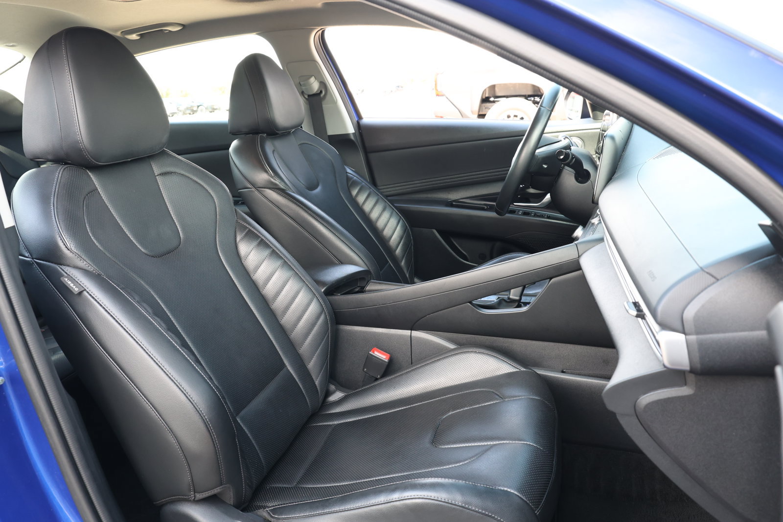 Used 2024 Hyundai Elantra Limited FWD image 31