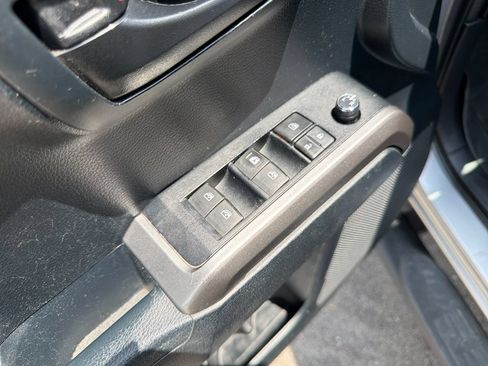 Used 2016 Toyota Tacoma SR5 w/ Towing Package AWD/4WD image 11