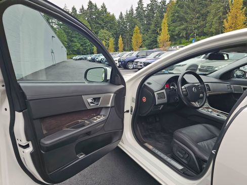 Used 2009 Jaguar XF Premium RWD image 22