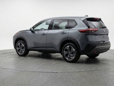 Used 2025 Nissan Rogue SV AWD/4WD image 6
