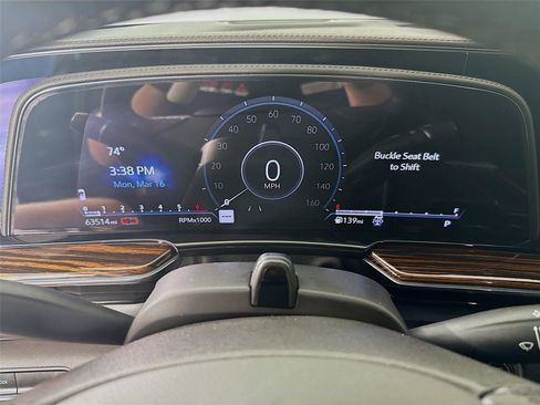 Used 2022 Cadillac Escalade Premium Luxury image 4