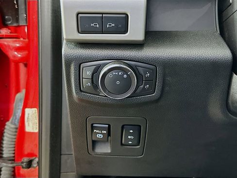 Used 2018 Ford F150 Lariat w/ Equipment Group 502A Luxury image 12