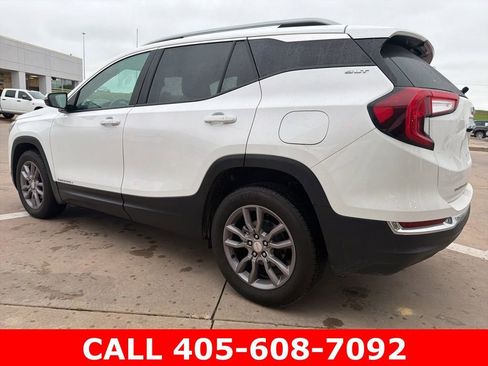 Used 2024 GMC Terrain SLT AWD/4WD image 5