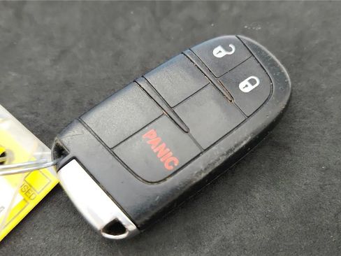 Used 2016 Jeep Grand Cherokee Laredo 75th Anniversary image 21