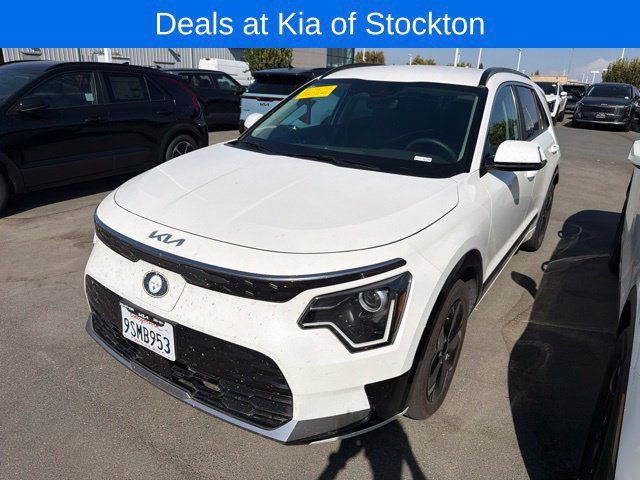 Certified 2025 Kia Niro Wind FWD image 1