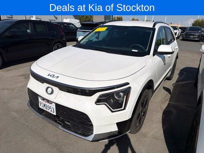Certified 2025 Kia Niro Wind