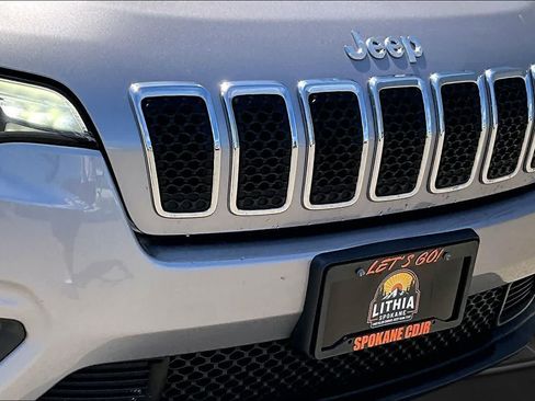 Used 2019 Jeep Cherokee Latitude Plus w/ Comfort/Convenience Group AWD/4WD image 33