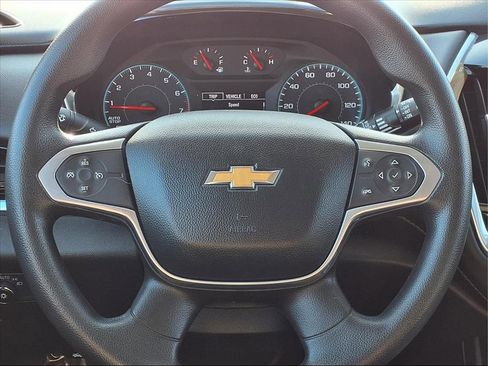 Used 2021 Chevrolet Traverse LS image 18