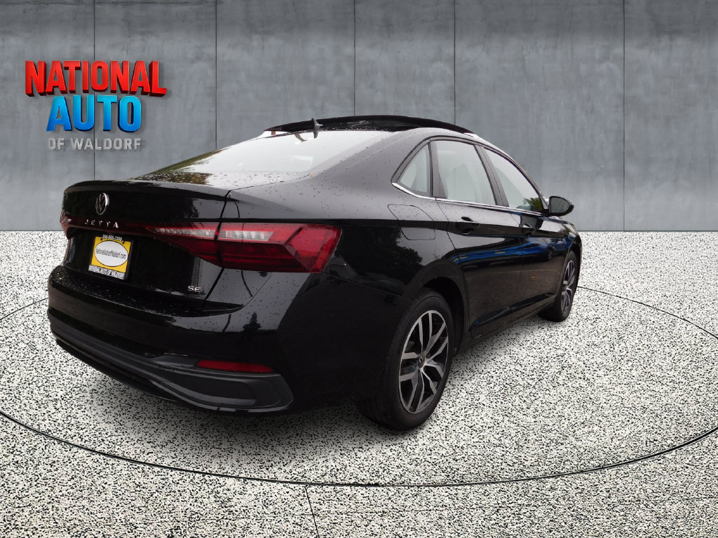 Used 2026 Volkswagen Jetta SE FWD image 8