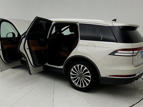 Used 2022 Lincoln Aviator Reserve w/ Elements Package Plus image 11