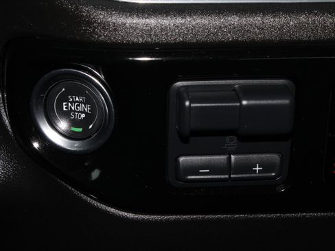 Used 2025 Chevrolet Silverado 1500 LT image 13