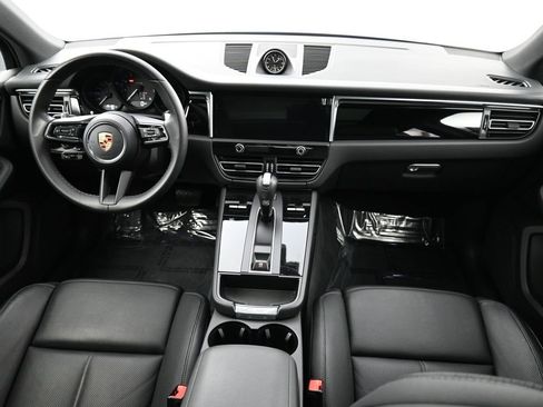Certified 2023 Porsche Macan image 25