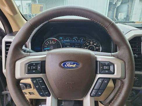 Used 2018 Ford F150 Lariat w/ Equipment Group 502A Luxury image 21