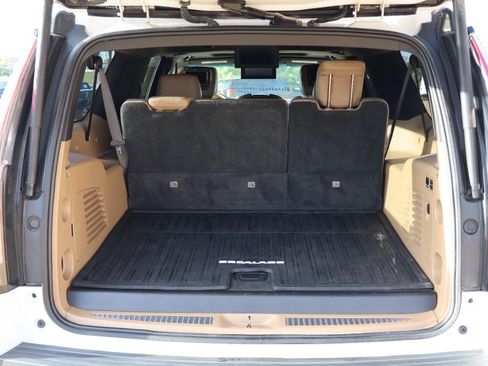 Used 2019 Cadillac Escalade ESV Platinum AWD/4WD image 22