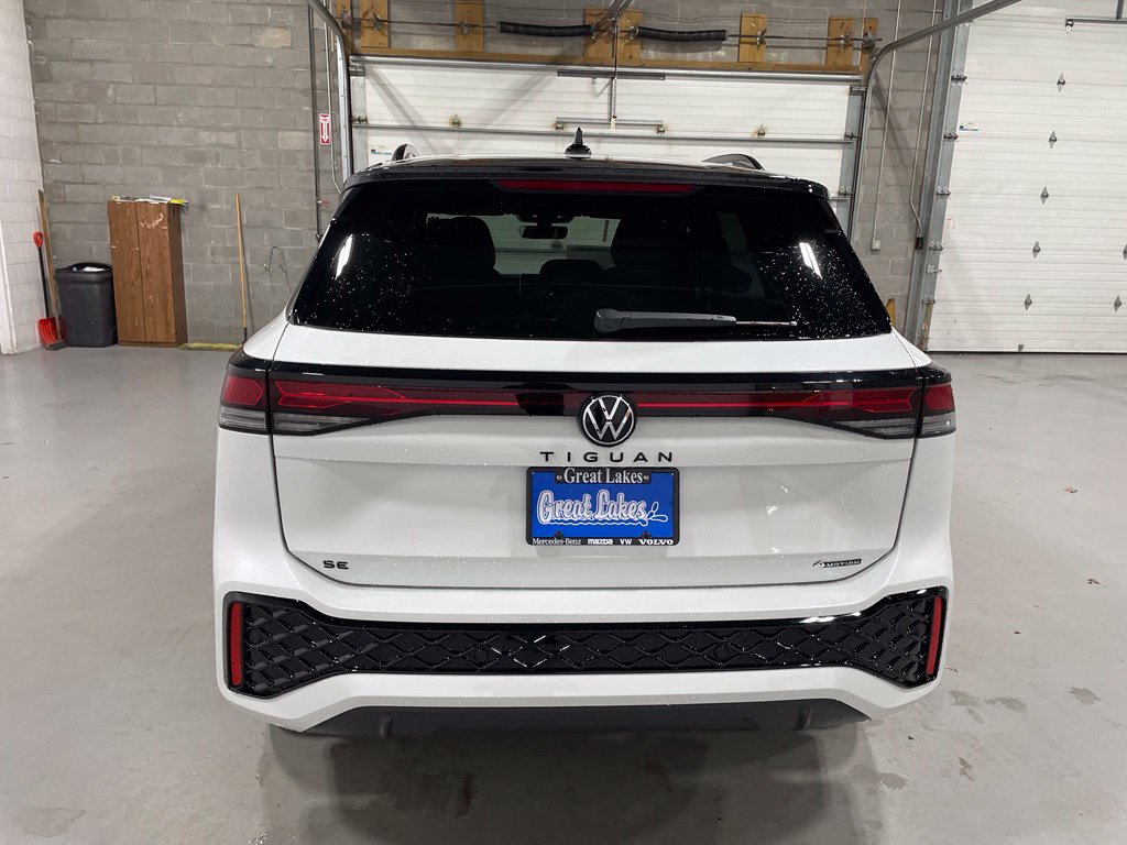 New 2026 Volkswagen Tiguan SE R-Line AWD/4WD image 4