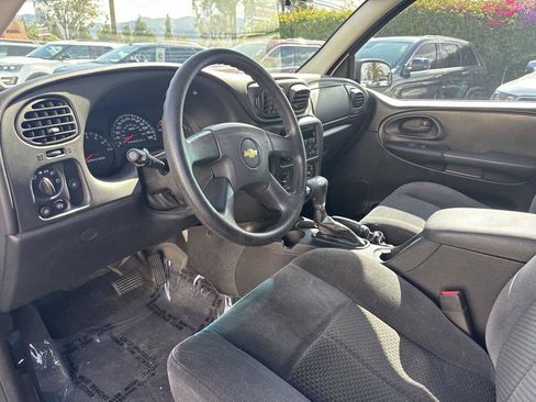 Used 2009 Chevrolet TrailBlazer LT RWD image 4